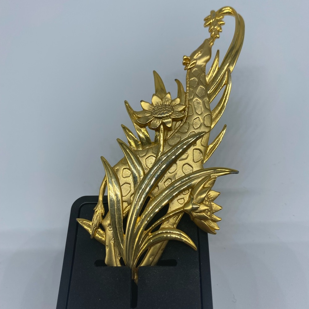 JJ Jonette Large Gold Tone Giraffe Brooch Signed